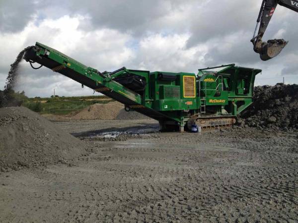 Mobiele kaakbreker McCloskey J50.