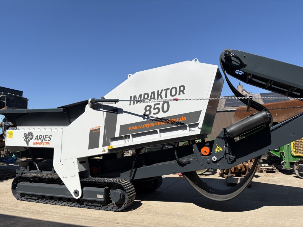 Arjes Impaktor 850 shredder.